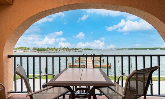 Englewood Condo | Bay Time - Waterfront - Walk to beach and restaurants - Dock your boat