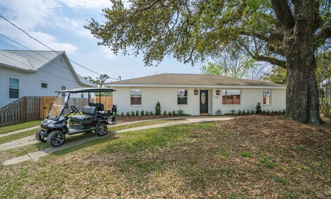 Old Town House | Bay Town Hideaway with Golf Cart