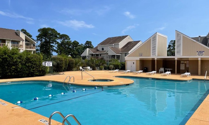 Little River Apartment | Bay tree lovely one bedroom condo