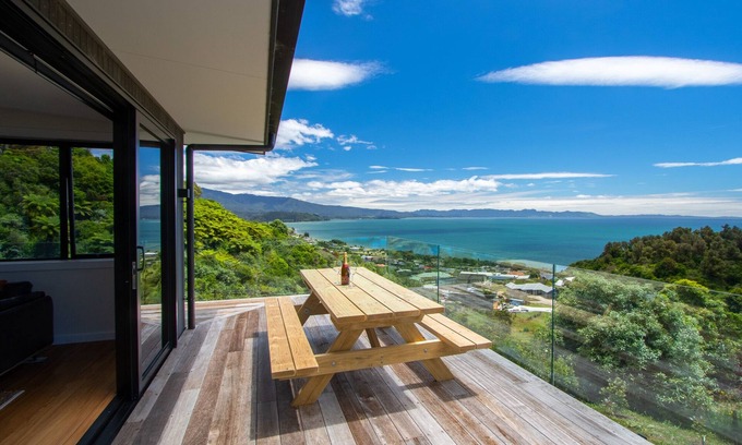 Pohara House | Bay Vista Beauty - Pohara Holiday Home