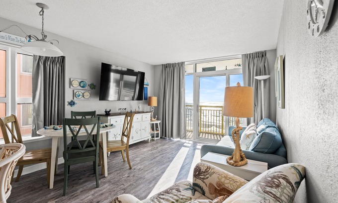 Crescent Beach Condo | Bay Watch 632 - Multiple Pools, Hot Tubs, & Lazy River