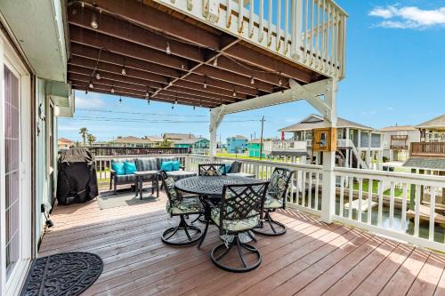 Galveston House | Bay Waterfront Boat Slip Huge Decks