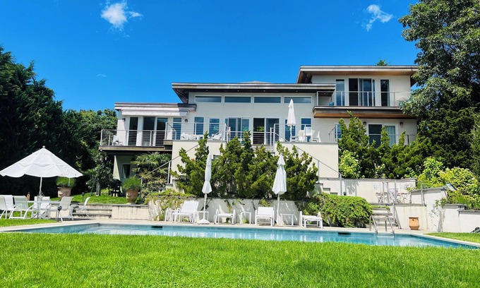 Hampton Bays House | Bayfront 5 bedrooms family home. Panoramic sea view from all rooms