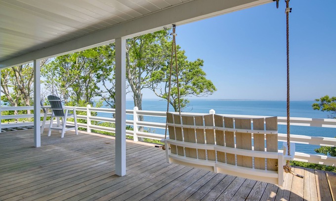 Plymouth House | Bayfront Home w/Deck - 4 Mi to Downtown Plymouth!