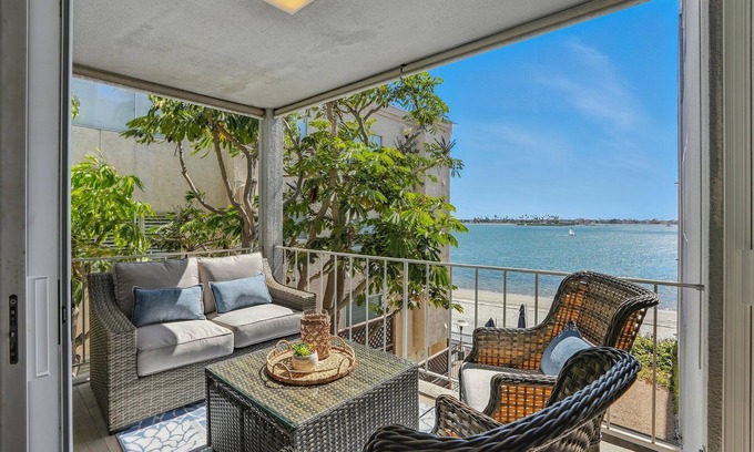 Crown Point Condo | Bayfront Paradise - Flexible 30 Day Plus with Amazing Bay View and Pool!