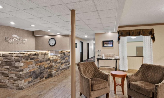 Belleville Hotel | Baymont by Wyndham Belleville Airport Area Free Airport Shuttle