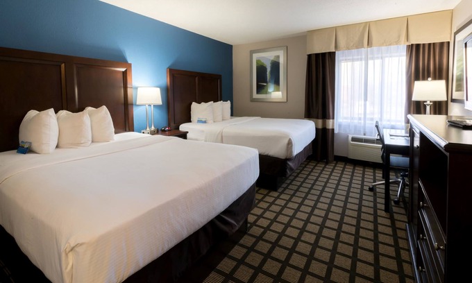 Romulus Hotel | Baymont by Wyndham Detroit Airport/Romulus