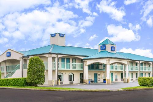 Gallatin Hotel | Baymont by Wyndham Gallatin