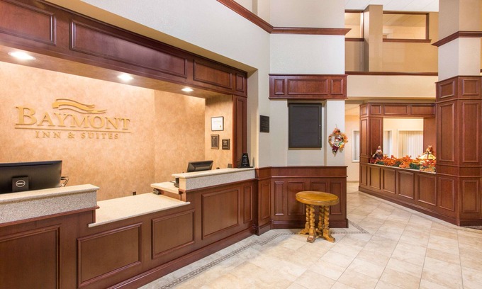Plymouth Hotel | Baymont by Wyndham Plymouth