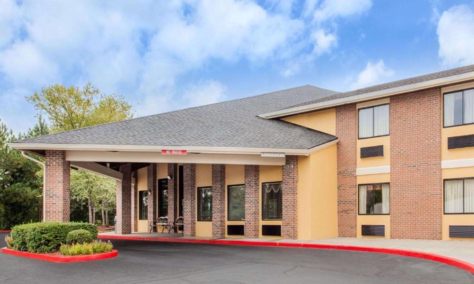 Smyrna Hotel | Baymont by Wyndham Smyrna