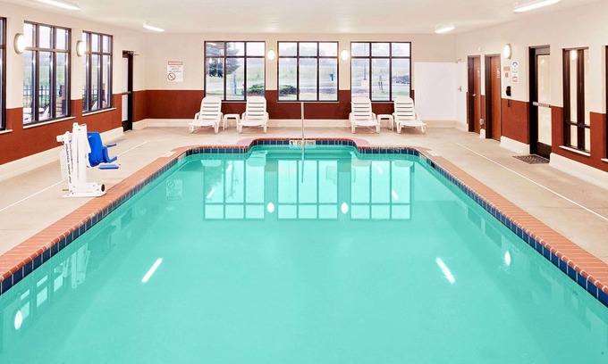 Stevensville Hotel | Baymont by Wyndham St. Joseph/Stevensville