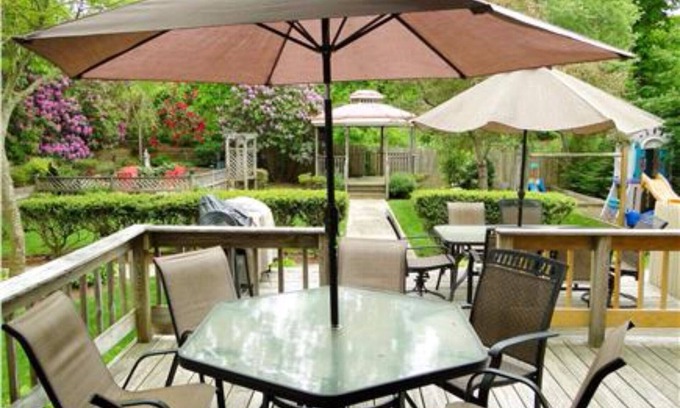 East Dennis House | 'Bayside' 2 story Colonial with Guest Quarters & Central Air
