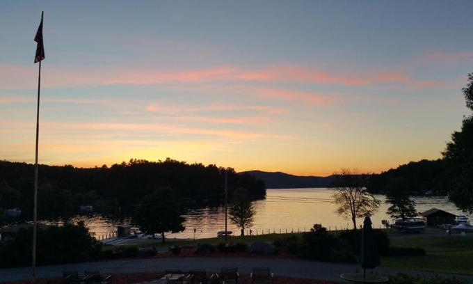 Lake George Hotel | Bayside Resort, Lake George NY