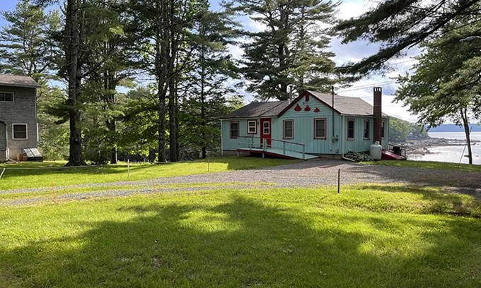 Trenton Cottage | Bayside Road - Cozy cottage overlooking Union River Bay
