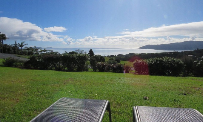 Cable Bay House | Bayview Retreat