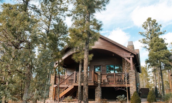 Torreon Cabin | BBQ Deck | Fireplace Loft | Golf Access | A/C