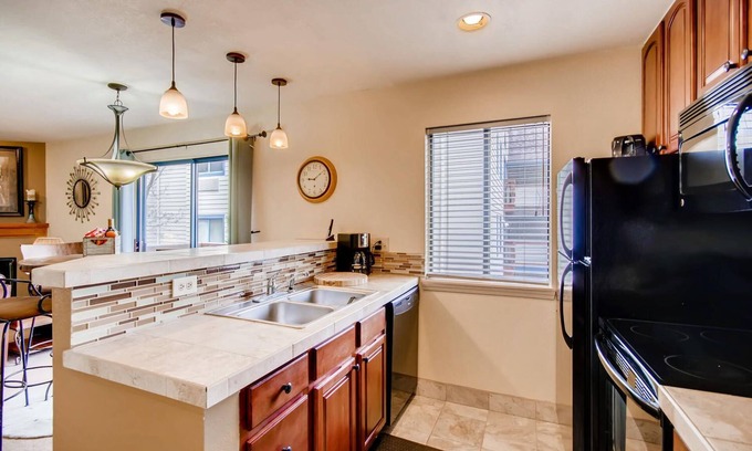 Englewood Condo | BC512534 Awesome 2 bdrm 2 bath in killer location of DTC - Greenwood Village, CO