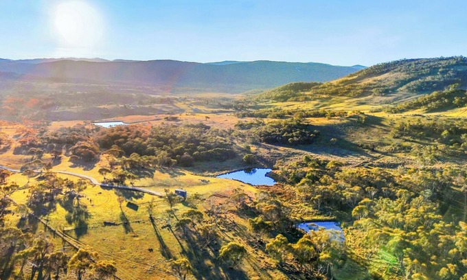 Moonbah House | Be captivated by the incredible beauty of the Snowies inThe Cozy Den,