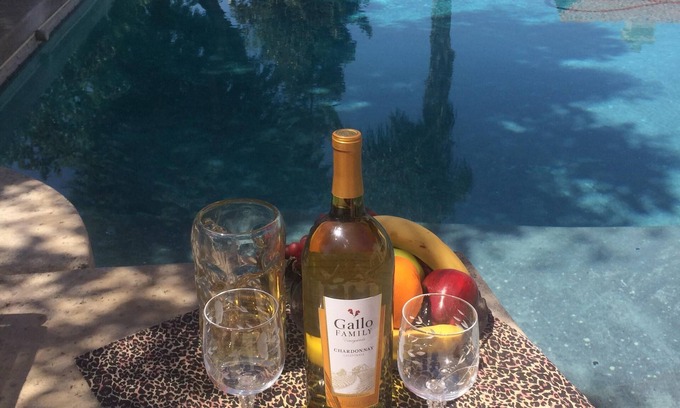 River Oaks House | BE MY GUEST Friendly and Hospitable