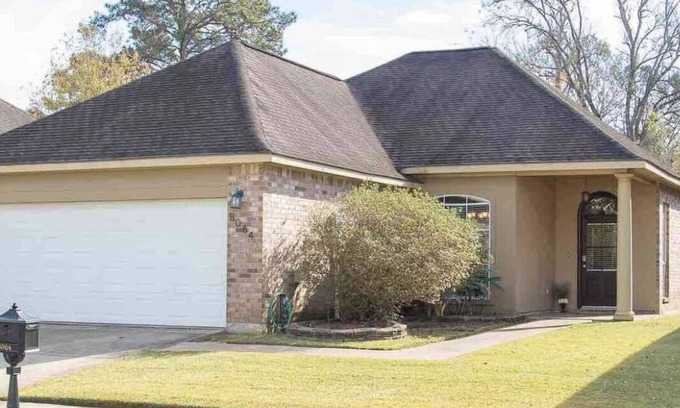 Baton Rouge House | Be Our Guest in the heart of BR