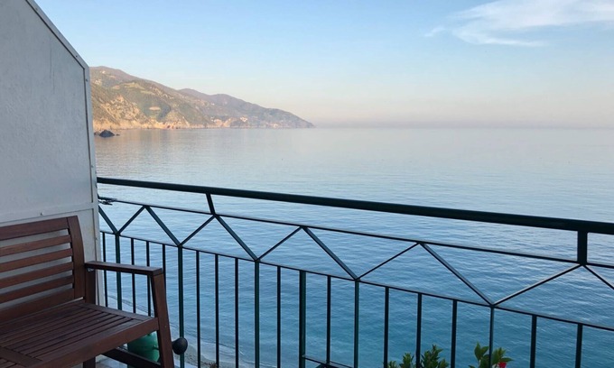 Cinque Terre Apartment | Bea's Apartment - the window to the sea with A/C