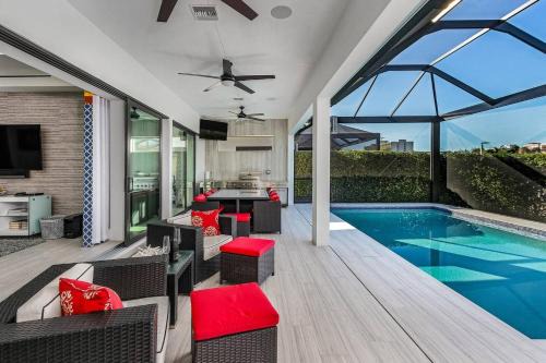 Marco Island House | BEACH 5 MIN. WALK-LUXURIOUS MODERN POOL HOME