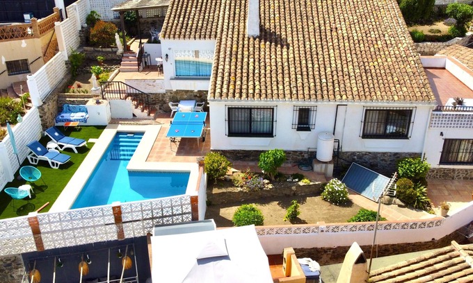 Costa del Sol Apartment | Beach 5 min walk Villa with Pool and Parking
