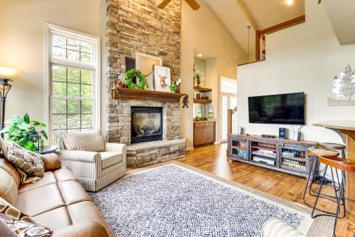 Lake Harmony House | Beach Access and Hot Tub Retreat in Lake Harmony!