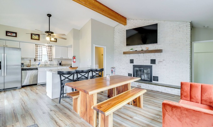 Briar Crest Woods House | Beach Access: BBQ-Ready Poconos Family Getaway!