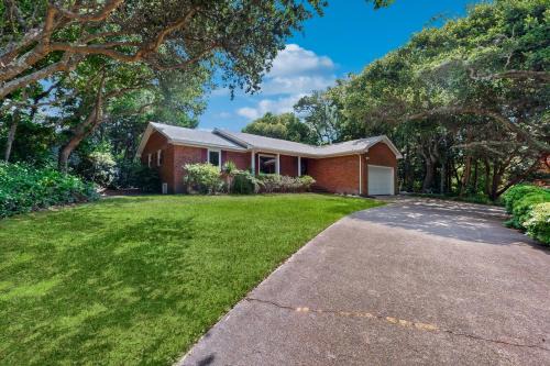 Pine Knoll Shores House | Beach and Boat
