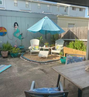 Galveston House | Beach Blanket Bungalow - A Wonderful townhome near the beach