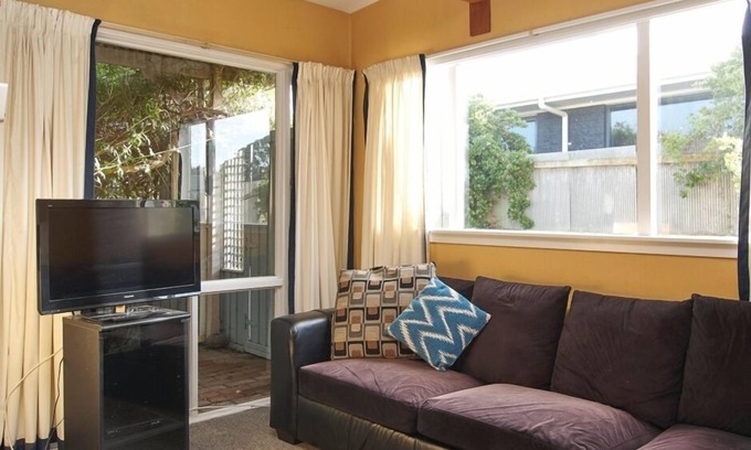 Christchurch House | Beach Break -Great Holiday,suitable for EQ Repairs