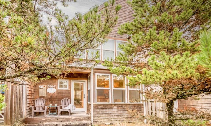 Shorepine Village House | Beach Break