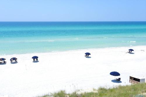 Seacrest House | Beach Bungalow, 3 Min Walk to Beach, Golf Cart, 4 bikes, Wagon