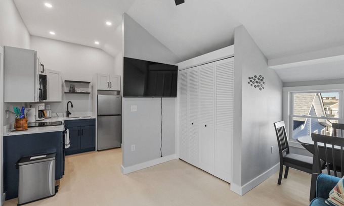 Hampton Condo | Beach Condo 5 Min Walk to Beach, Shops, Boardwalk