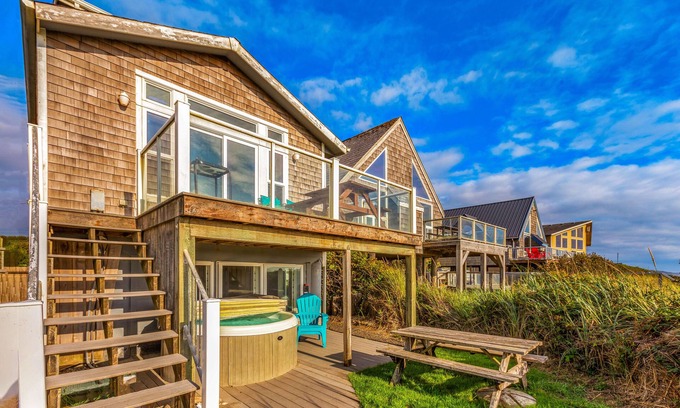 Moclips House | Beach Dreams South, right on Moclips Beach