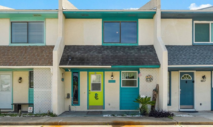 Silver Sands Condo | Beach Escape 8015-Sleeps 7