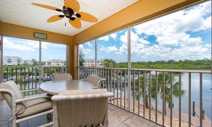 Englewood South Condo | Beach, fishing and boating