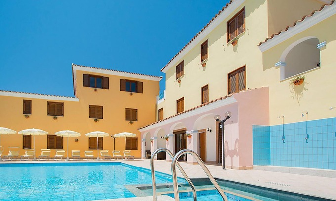 Sos Alinos Apartment | Beach front apartment in Orosei