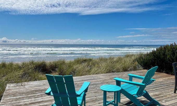 Rockaway Beach House | Beach Front Cozy Cottage-Private Path to Instant Beach Access! New Upgrades!
