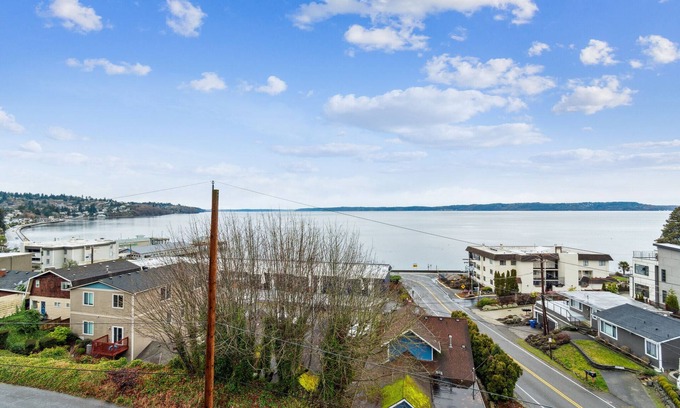 Redondo Condo | Beach Front Oasis Entire Place 1100 ft.² EV Charger Available