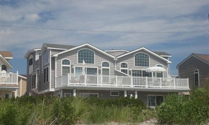 Sea Isle City Condo | Beach Front Privacy. Nestled between 52nd and 53rd St. Wow!
