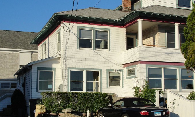 Woodmont House | BEACH FRONT TOWNHOUSE
