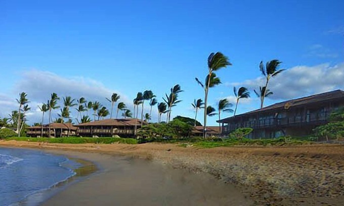 Spreckelsville House | Beach front. Walk straight out to the beach or lounge on the patio and enjoy the amazing view.