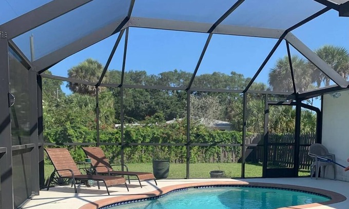 Venice Gardens House | Beach getaway! Perfect for family in a heated private pool!