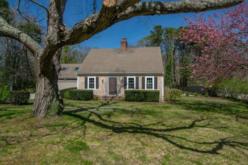 Orleans House | Beach Getaway with Private Backyard