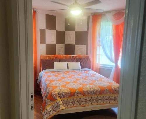 Brunswick House | Beach Go-Boho Private FIFTY DOLLARS Room Coffee - Tea FREE! INSTANT BOOK