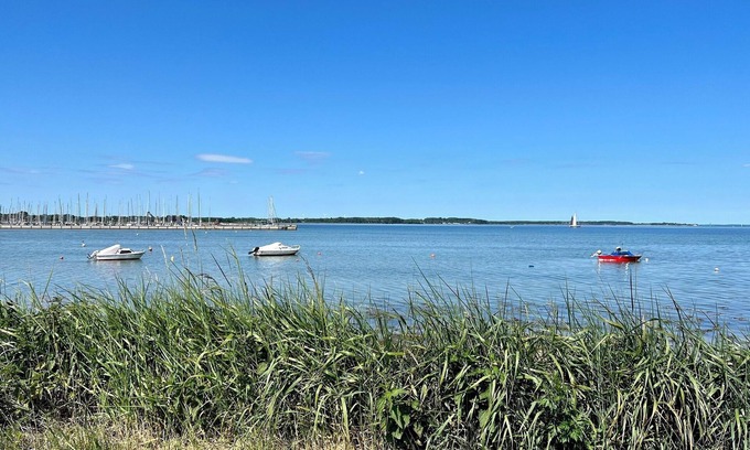 Steinbergkirche Apartment | Beach grass - terrace, garden furniture, barbecue, shower, guest WC, washing machine, TV