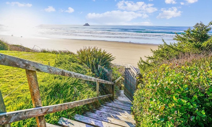 Arch Cape House | Beach Haven Arch Cape - New Oceanfront Listing! - Beachcomber Vacation Homes
