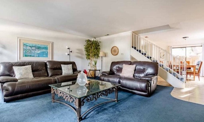 Huntington Beach House | Beach Heaven! Huge townhouse near the sand in Huntington Beach!
